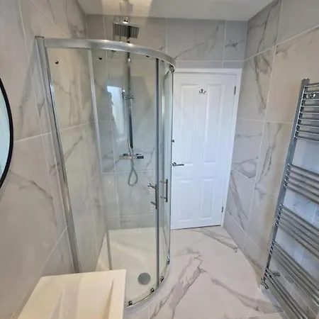 Spacious, Modern 3 Bedroom Apartment With Parking Bournemouth Exterior photo