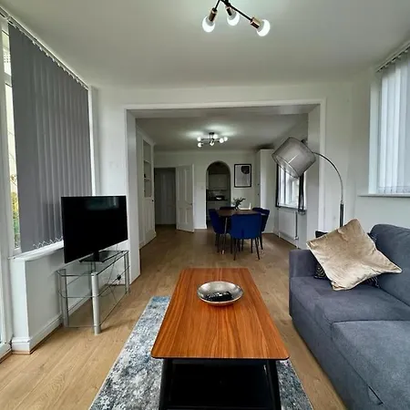 Spacious, Modern 3 Bedroom Apartment With Parking Bournemouth Exterior photo