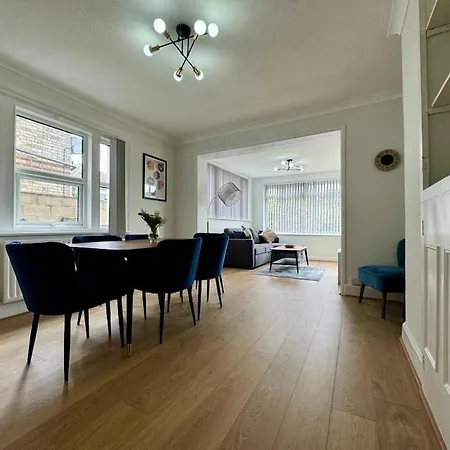 Spacious, Modern 3 Bedroom Apartment With Parking Bournemouth Exterior photo