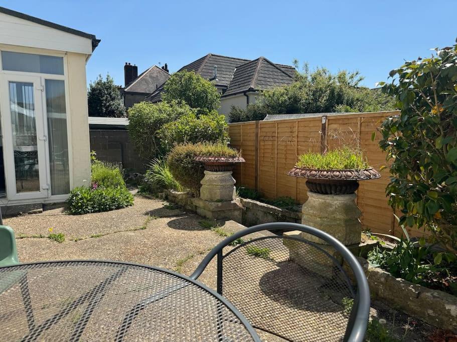Apartment Spacious, Modern 3 Bedroom With Parking