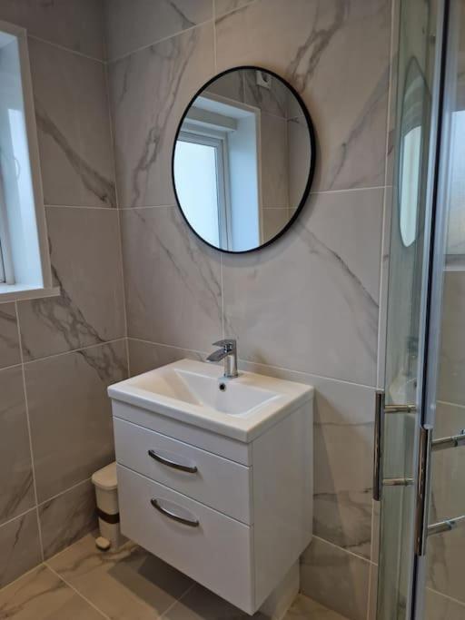 Spacious, Modern 3 Bedroom With Parking * Bournemouth