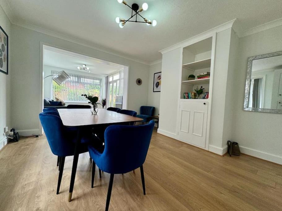 Spacious, Modern 3 Bedroom With Parking Bournemouth