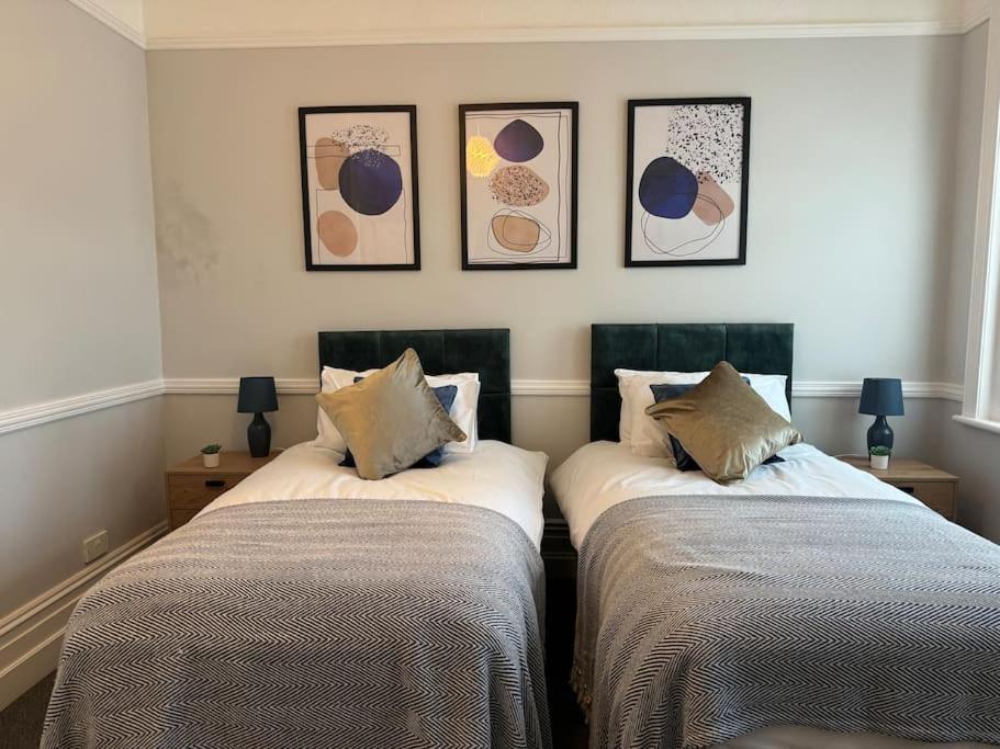 Spacious, Modern 3 Bedroom With Parking * Bournemouth