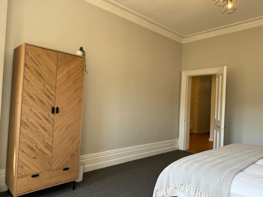 Spacious, Modern 3 Bedroom With Parking * Bournemouth