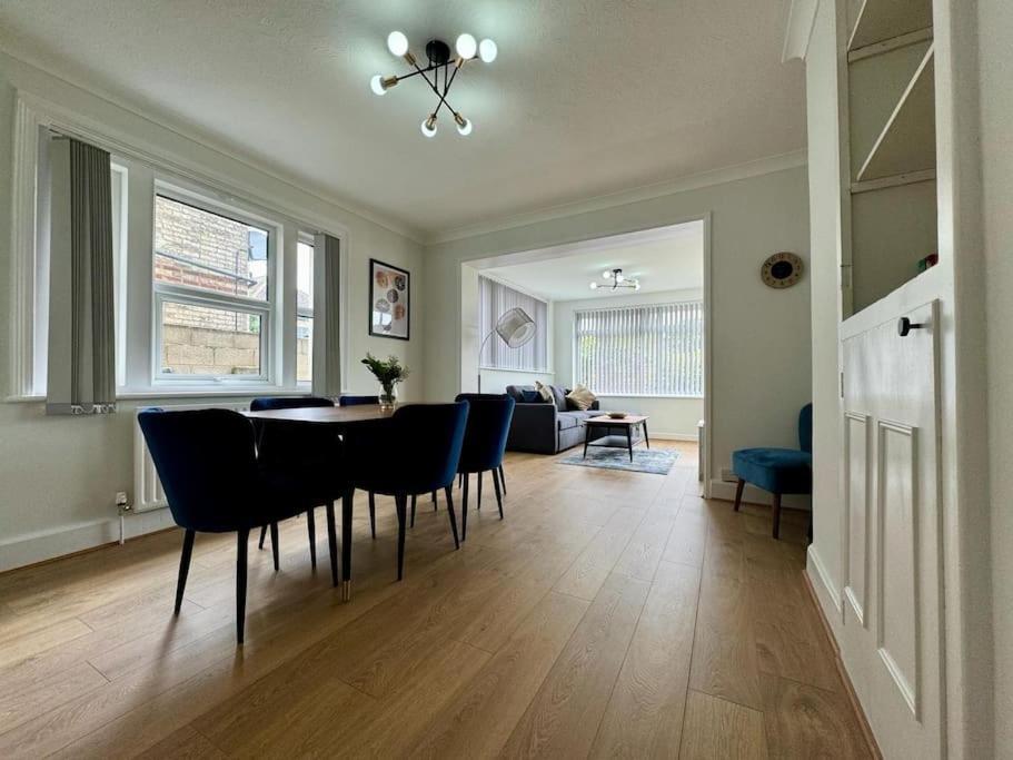 Spacious, Modern 3 Bedroom With Parking Апартаменты